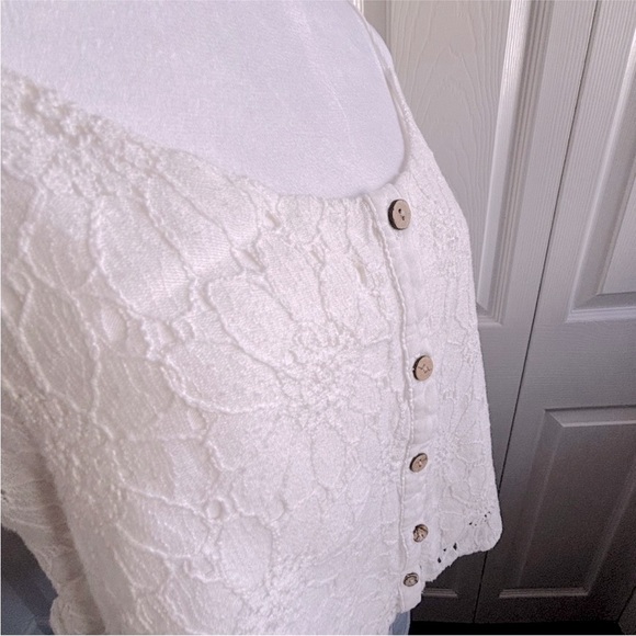 Painted Threads Elegant White Lace Top - Picture 4 of 4